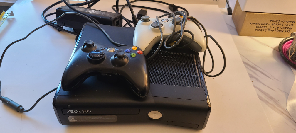 Xbox 360 Console with 2 Controllers - photo 3