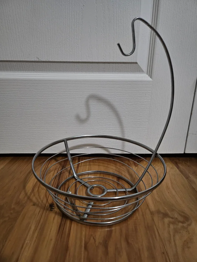 Silver Fruit Basket with Banana Hanger 🇨🇦 thumbnail
