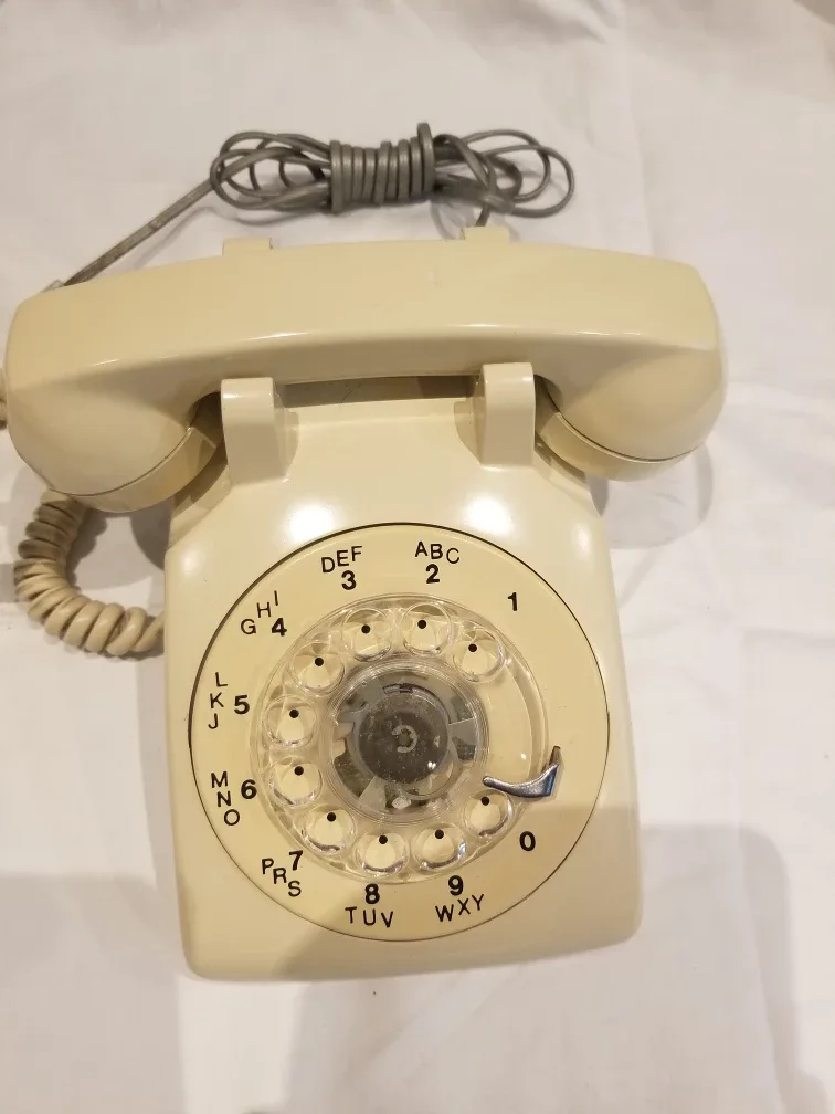 Vintage Rotary Dial Phone - Bell Canada thumbnail