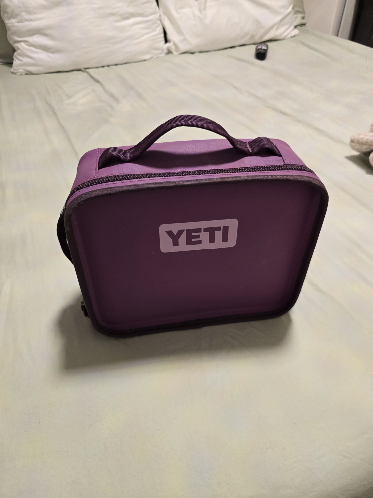 yeti lunch box