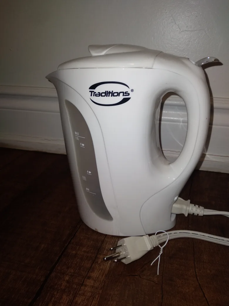 Traditions White Electric Kettle thumbnail