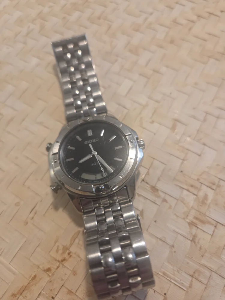 Seiko SQ 100 Watch thumbnail