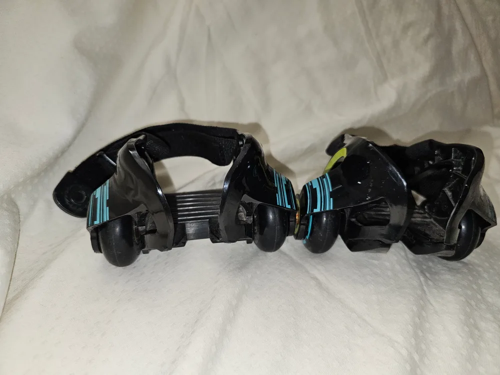 NEW Razor Jetts Heel Wheels Real Sparking Action image indicator(2)