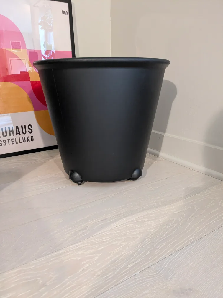 Self-Watering IKEA Plant Pot with Wheels (NEW) image indicator(5)