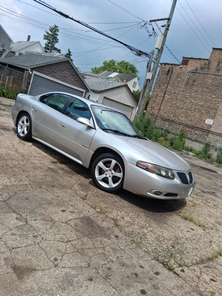 2005 Pontiac Bonneville GXP Sedan thumbnail