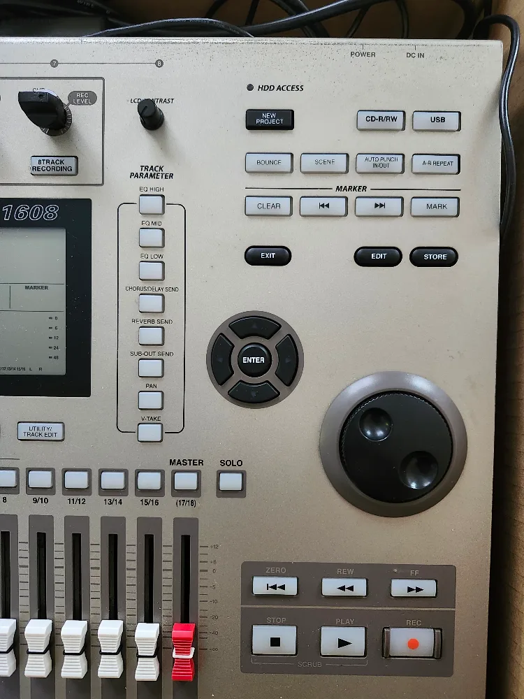 Zoom MRS-1608 MultiTrak Recording Studio image indicator(4)