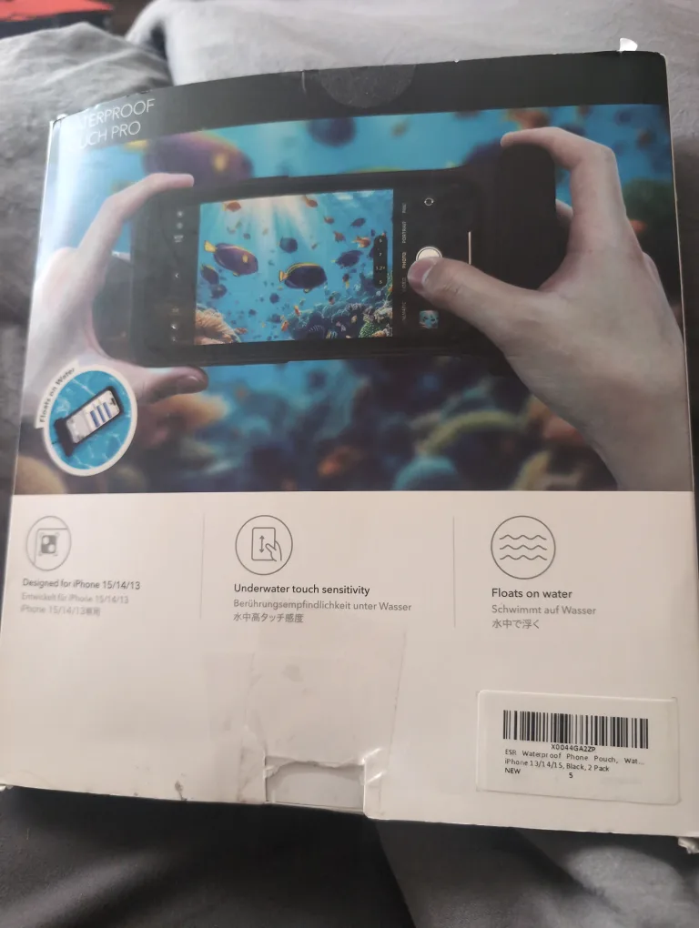 New ESR Waterproof Phone Pouch for iPhone 13/14/15 image indicator(3)