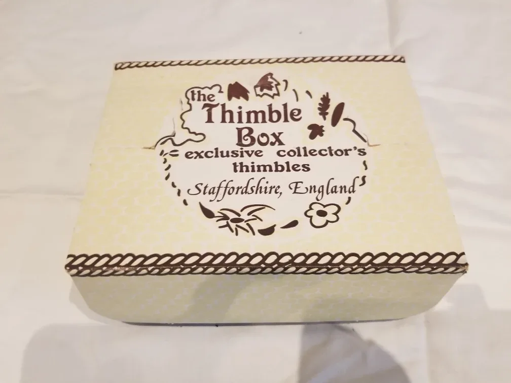 The Thimble Box Collector's Thimbles Set image indicator(3)