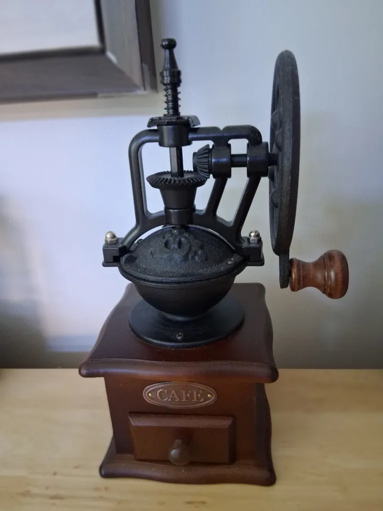 🇨🇦Vintage Style Cafe Coffee Grinder image indicator(2)