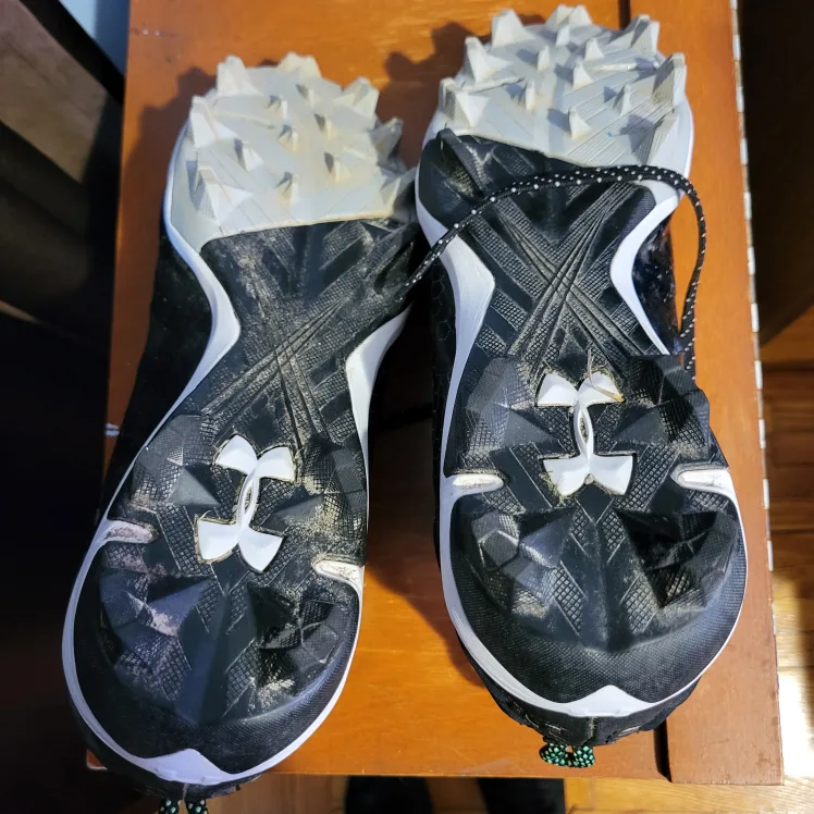 Under Armour Area 8 Baseball Cleats - Size 10 image indicator(6)