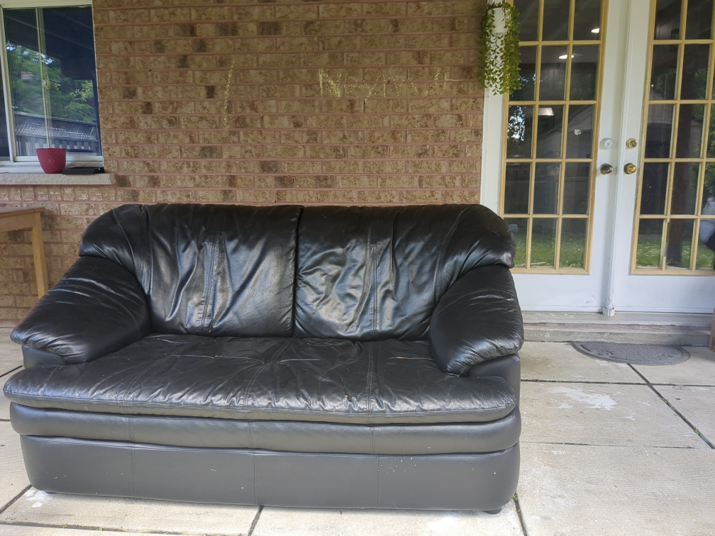 Black Leather Loveseat - photo 2
