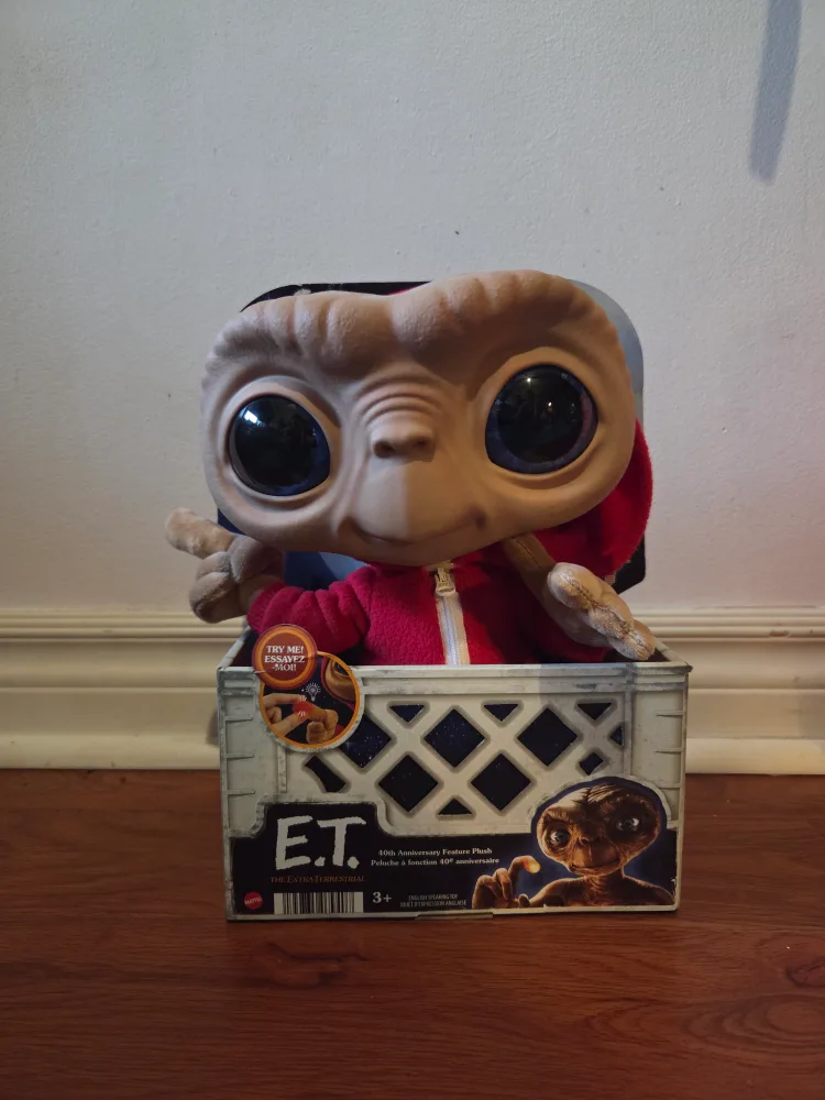 E.T. Phone Home 40th Anniversary Feature Plush thumbnail