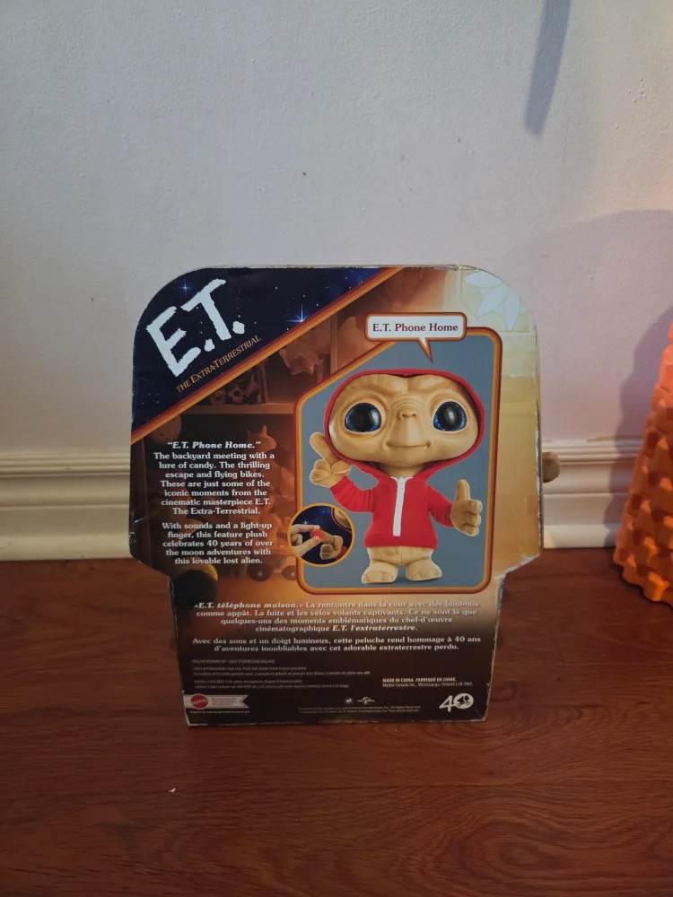 E.T. Phone Home 40th Anniversary Feature Plush image indicator(3)