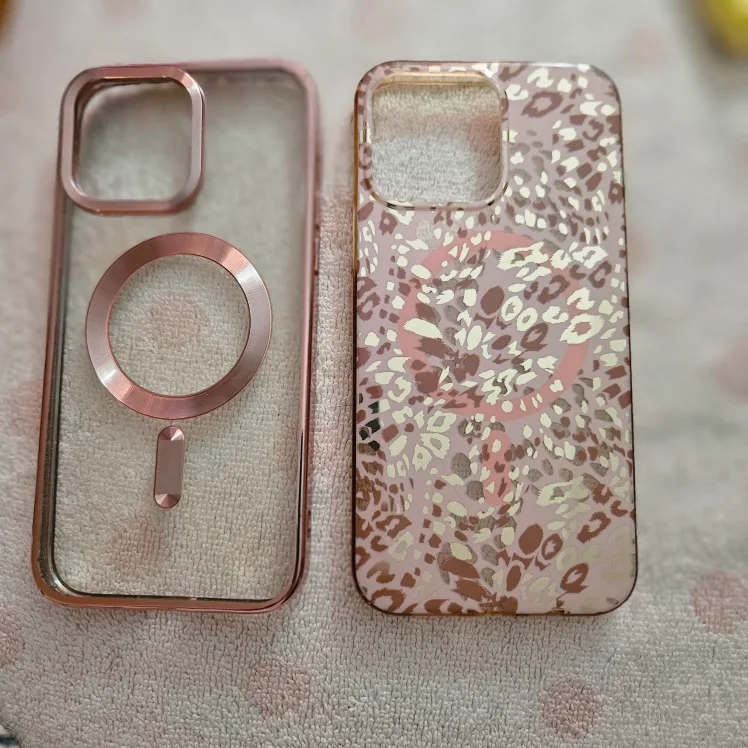 iPhone Cases Bundle image indicator(3)