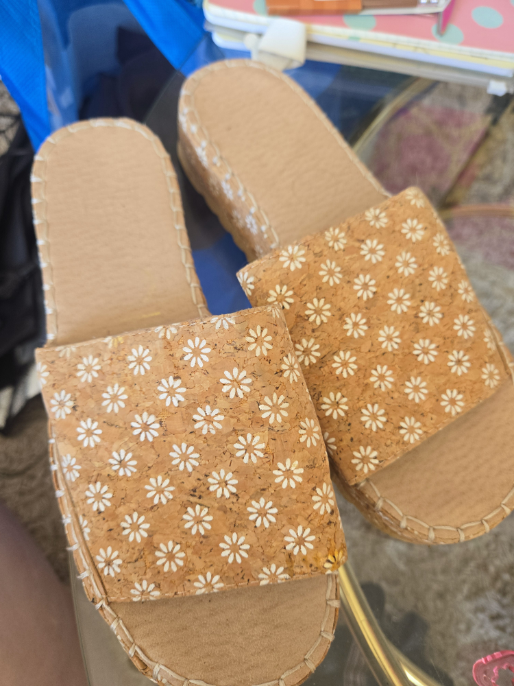 Cute Women's Cork Sandals size 9 - photo 4