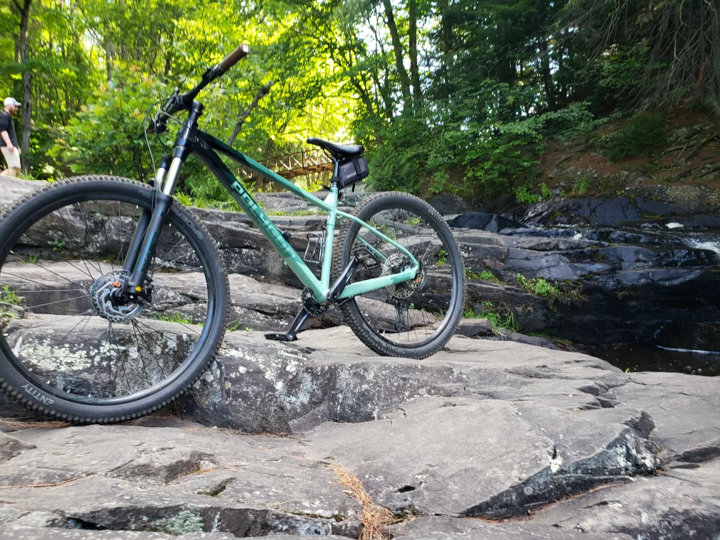 Polygon xtrada 6 Mountain Bike  very clean condition. image indicator(4)