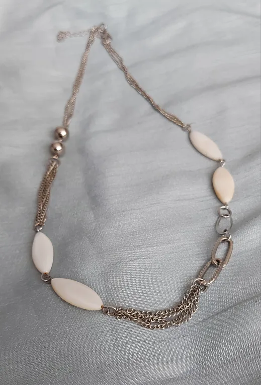 Silver Tone Necklace with White Beads image indicator(3)