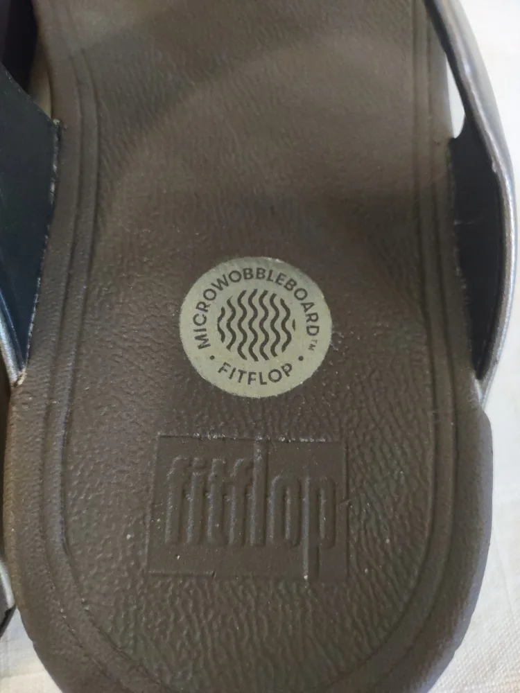 Fitflop A68-012 US 7 Sandals image indicator(5)