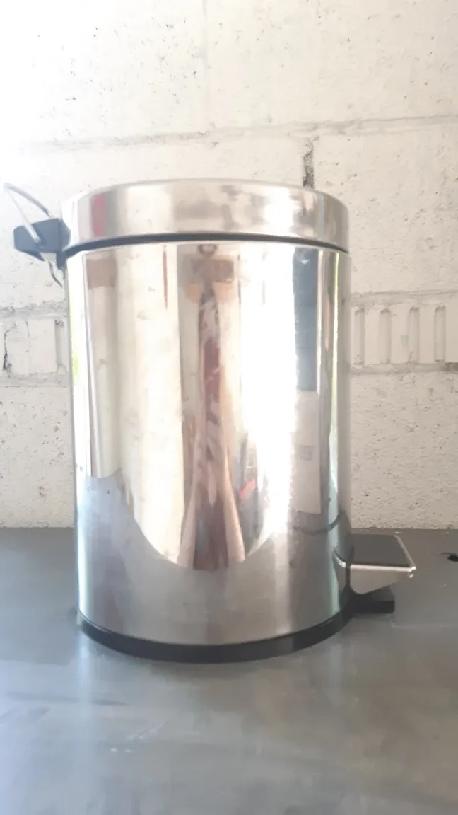 Silver Step-On Trash Can thumbnail