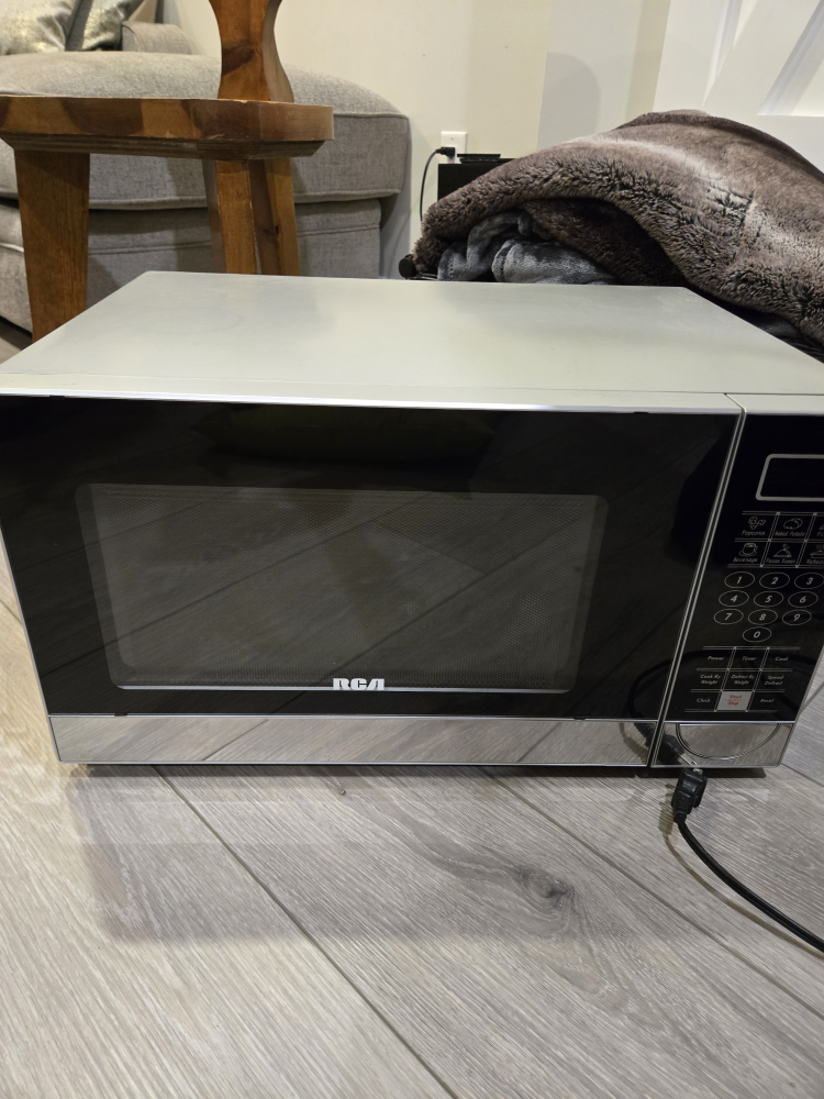 RCA Microwave Oven