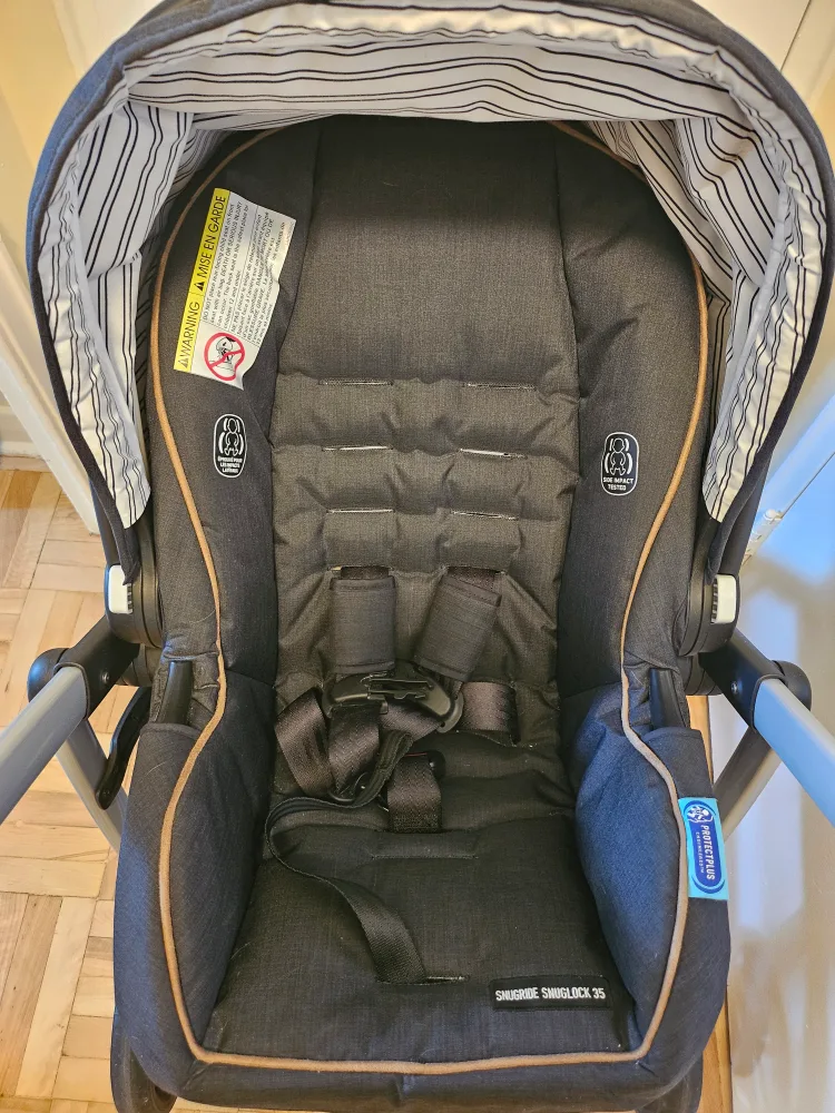 *Like New* GRACO Modes Pramette Travel System (Carseat included) image indicator(4)