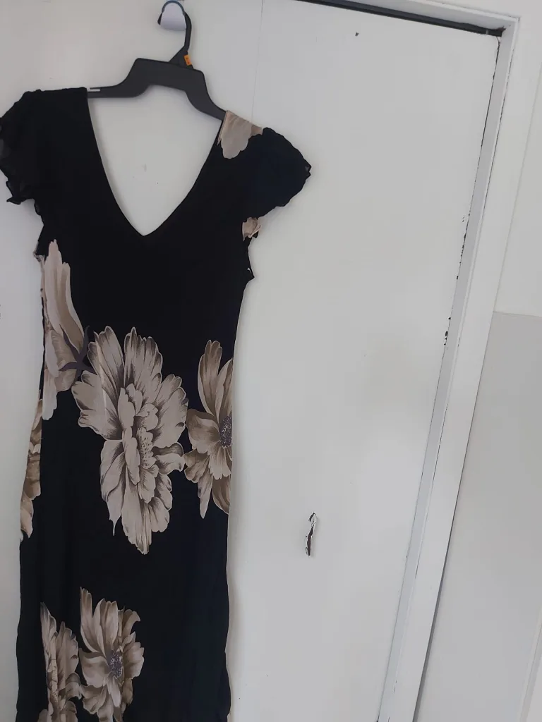 Dresses sizes 14/16 and 18 thumbnail