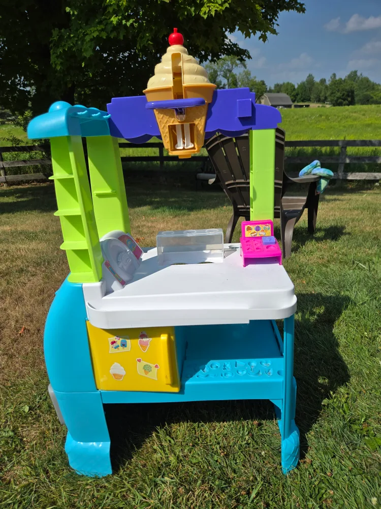 Play-Doh Ice Cream Cart image indicator(3)