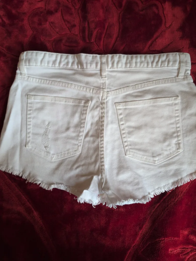 H&M White Distressed Denim Shorts - Size 8 🇨🇦 image indicator(5)
