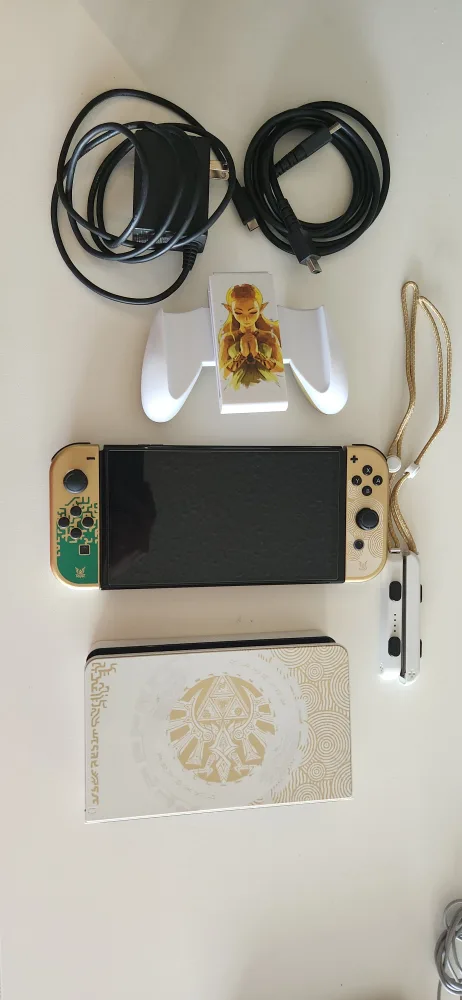 Nintendo Switch OLED Zelda Edition thumbnail
