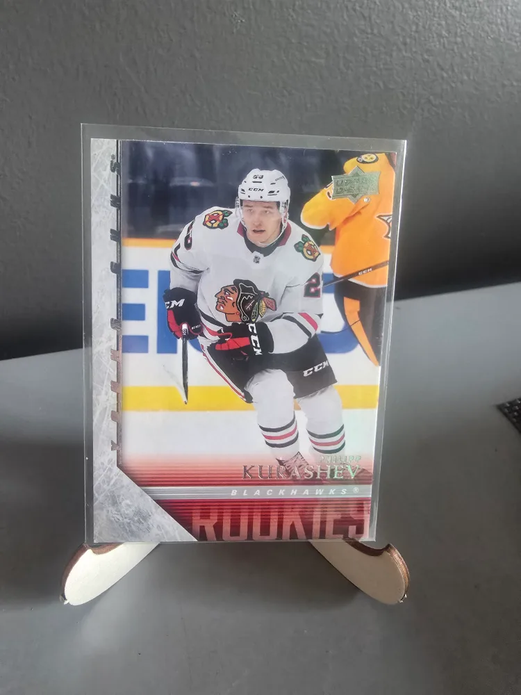 Philipp Kurashev Blackhawks Rookie Card thumbnail