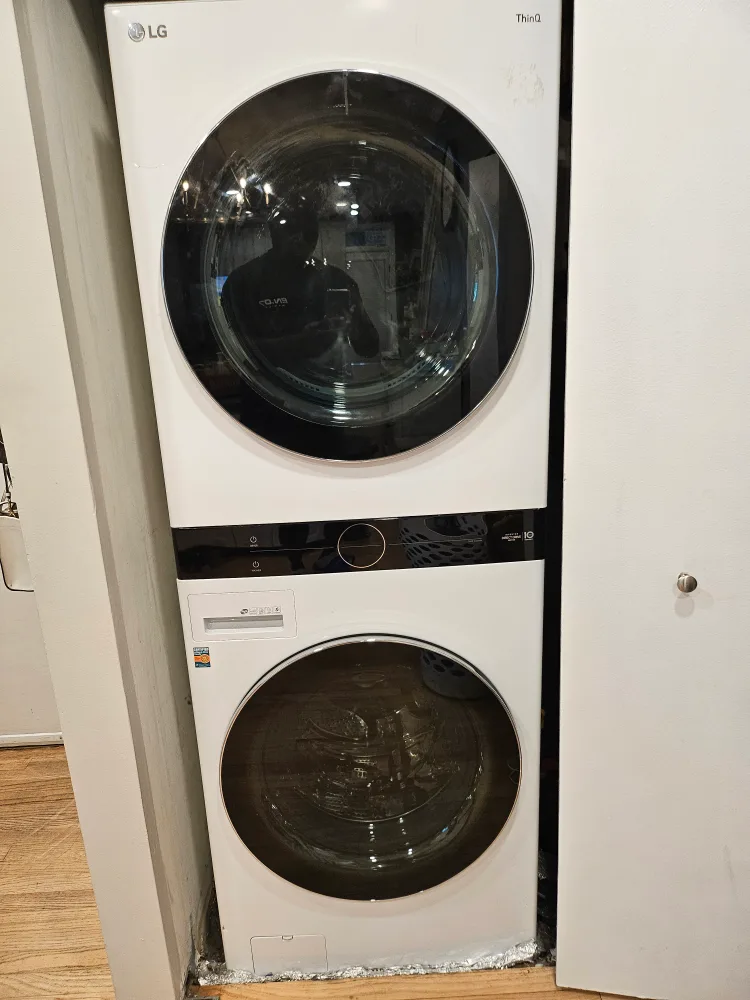 LG ThinQ SMART WashTower (GAS, Not Electric) thumbnail