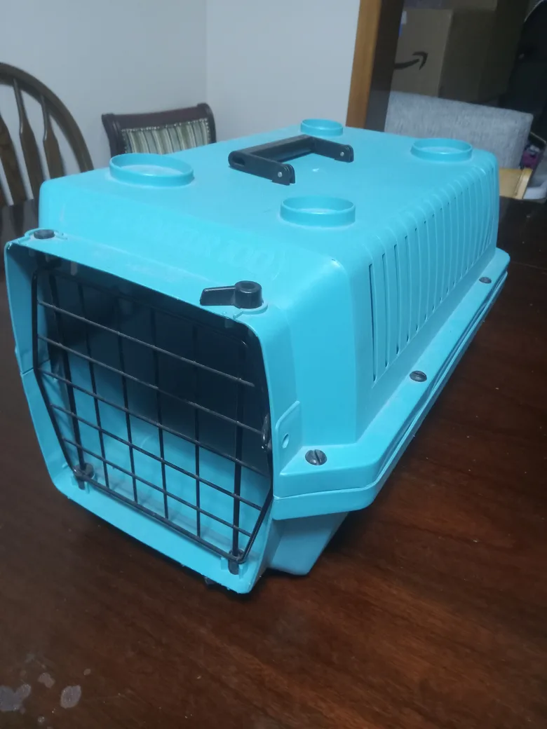 pet carrier /crate thumbnail