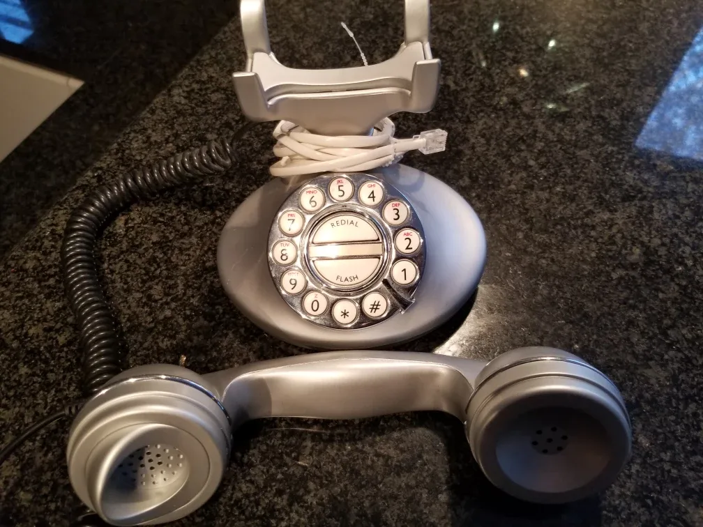 Retro Silver Rotary Dial Desk Phone thumbnail