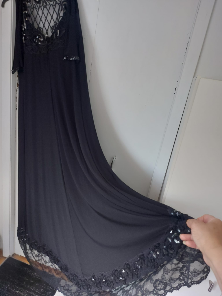 Lace Dresses sizes 14/16. - photo 5