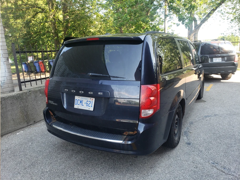 2011 Dodge Grand Caravan Minivan - photo 3