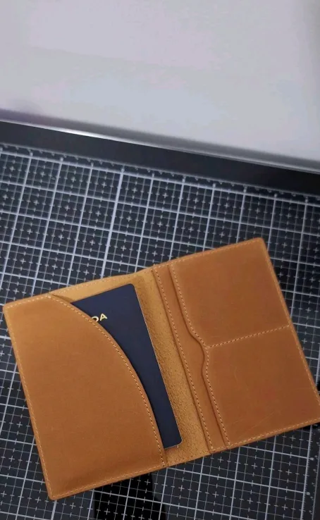 Faux Leather Passport Holder - Tan 🇨🇦 thumbnail