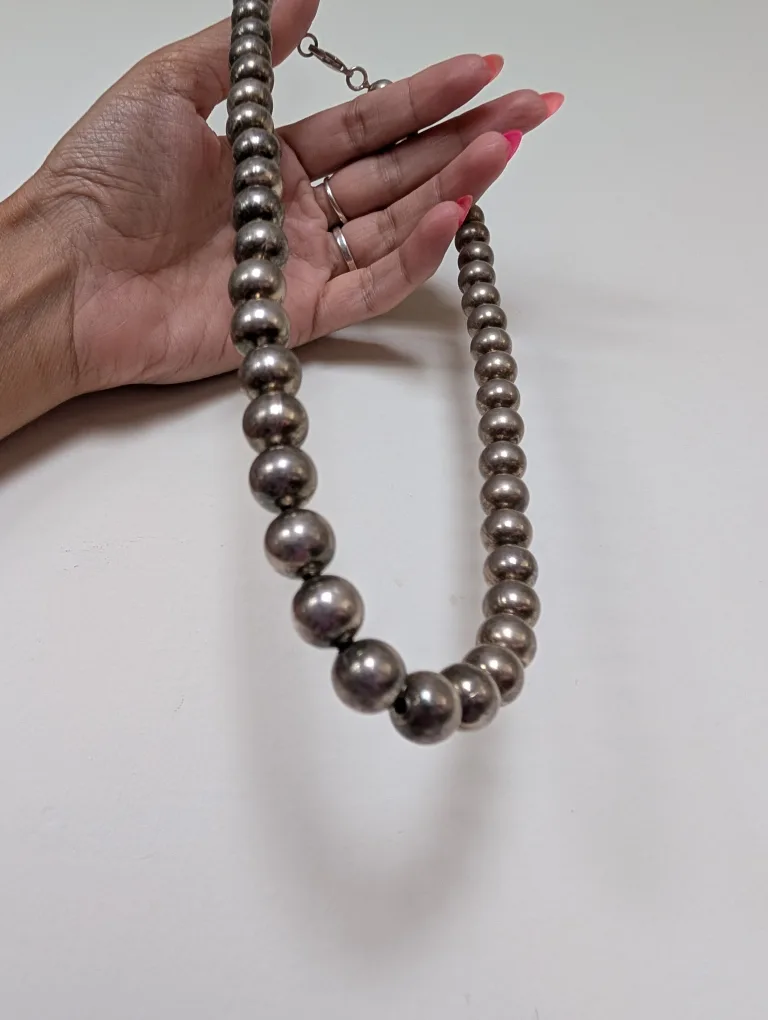 Silver Tone Necklace image indicator(3)