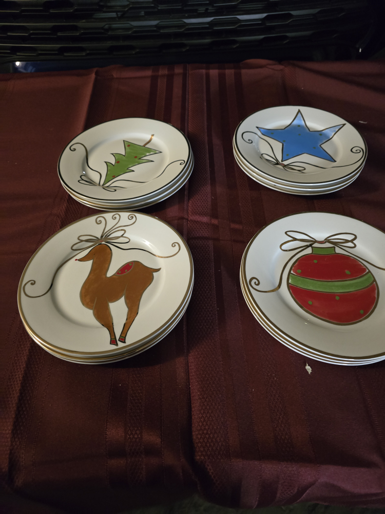 Christmas Dessert Plates - Set of 12