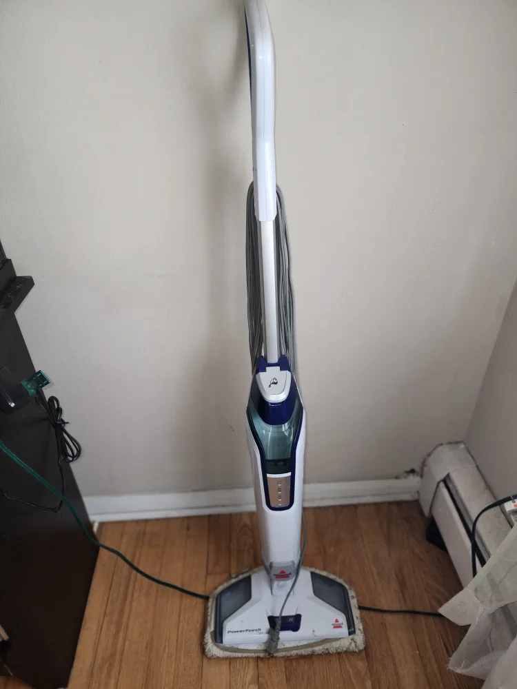Bissell PowerFresh Deluxe Steam Mop thumbnail