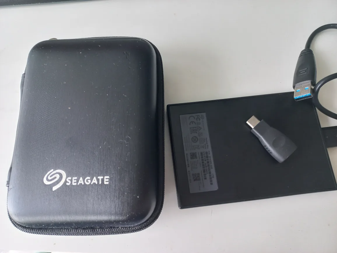 Seagate Portable Hard Drive 1TB thumbnail