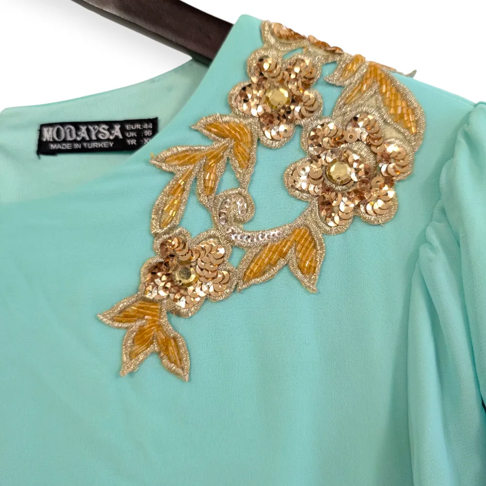 Turkish Maxi Dress - Size 6US 🇨🇦 image indicator(3)