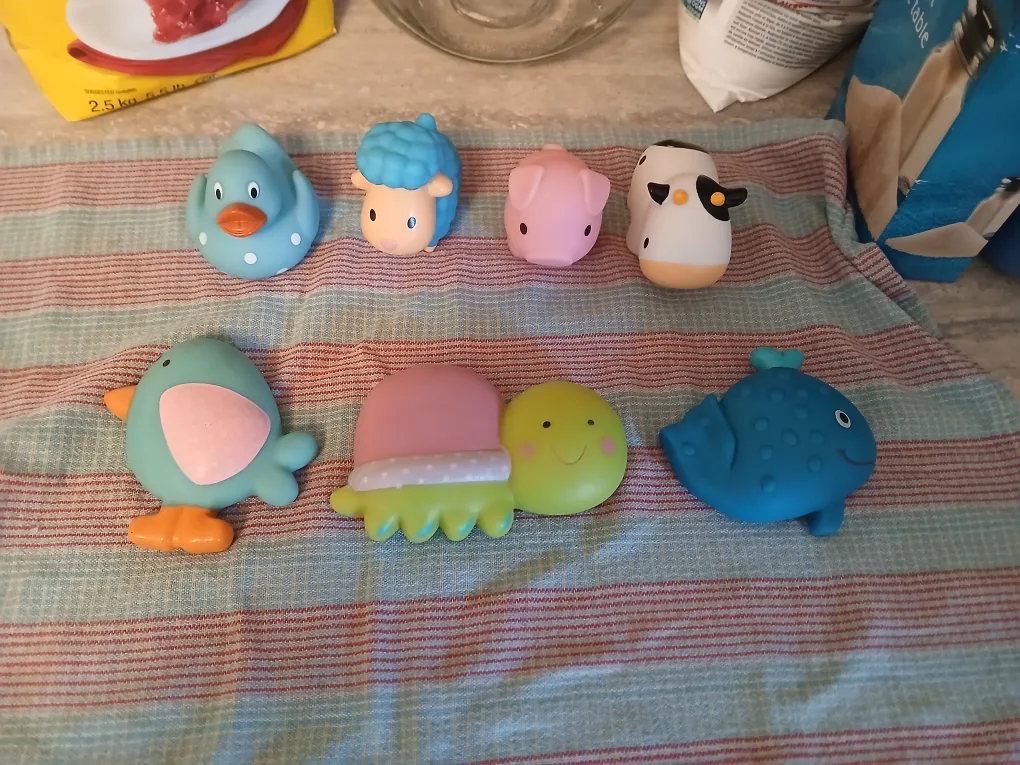 Bath Toys - Set of 7 thumbnail