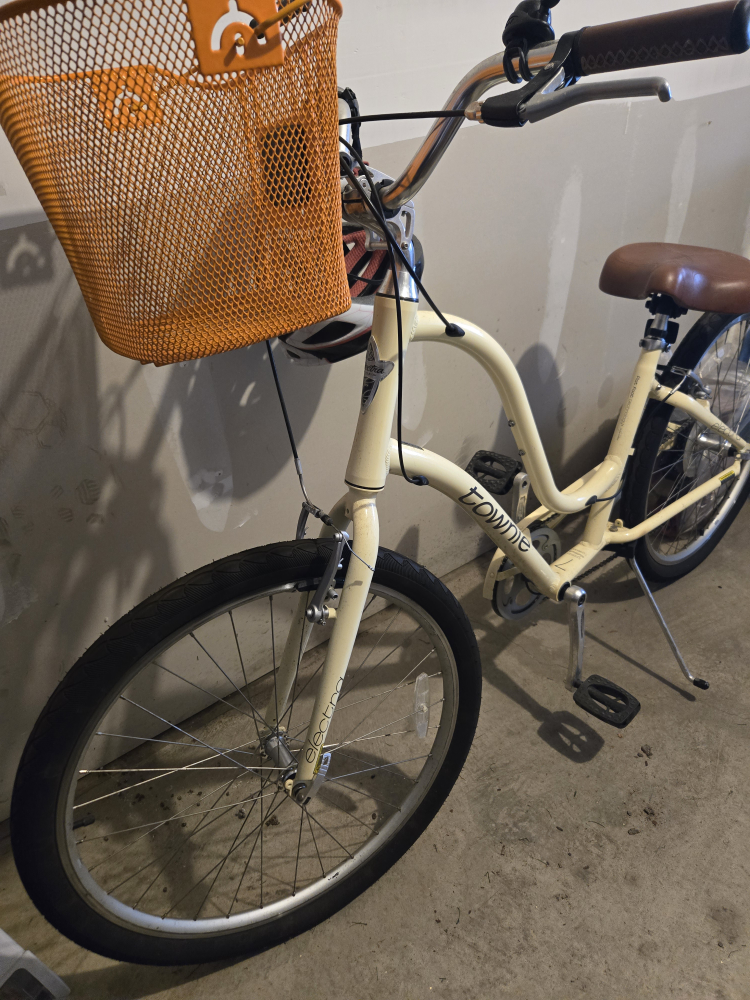 Townie Cream-Colored Bike - photo 3