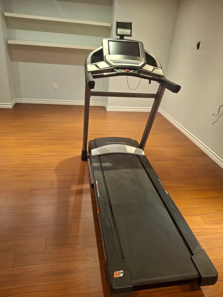 Pro-Form ProSHOX Cushioning Treadmill thumbnail