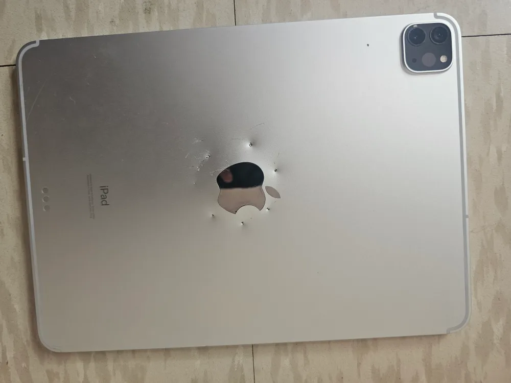 iPad Pro 2nd gen *Offer* image indicator(3)