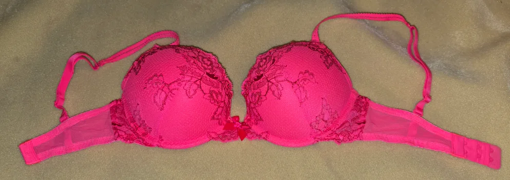 La Senza Pink Bra - Size 32D thumbnail
