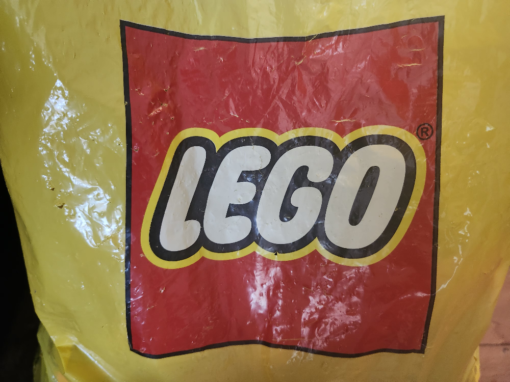 32  Pounds. Mixed LEGO Bricks & Pieces