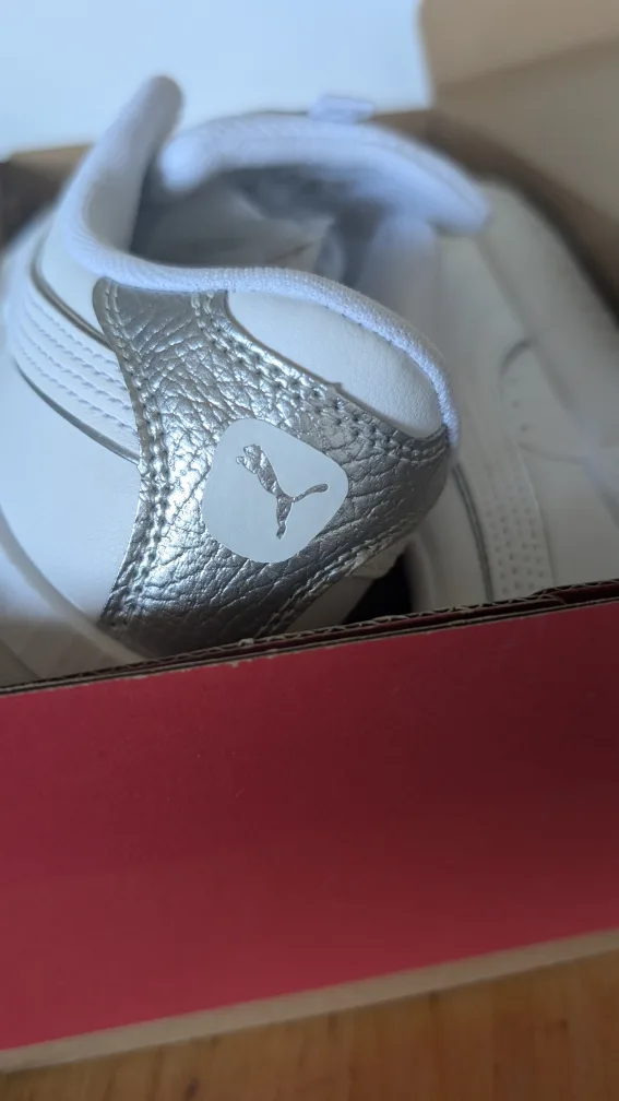 Boxed Brand New Never Worn size 8.5 Puma Tennis Runners image indicator(2)