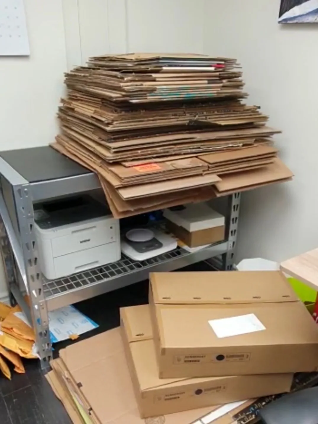 Mastercraft heavy-duty steel workbench image indicator(2)