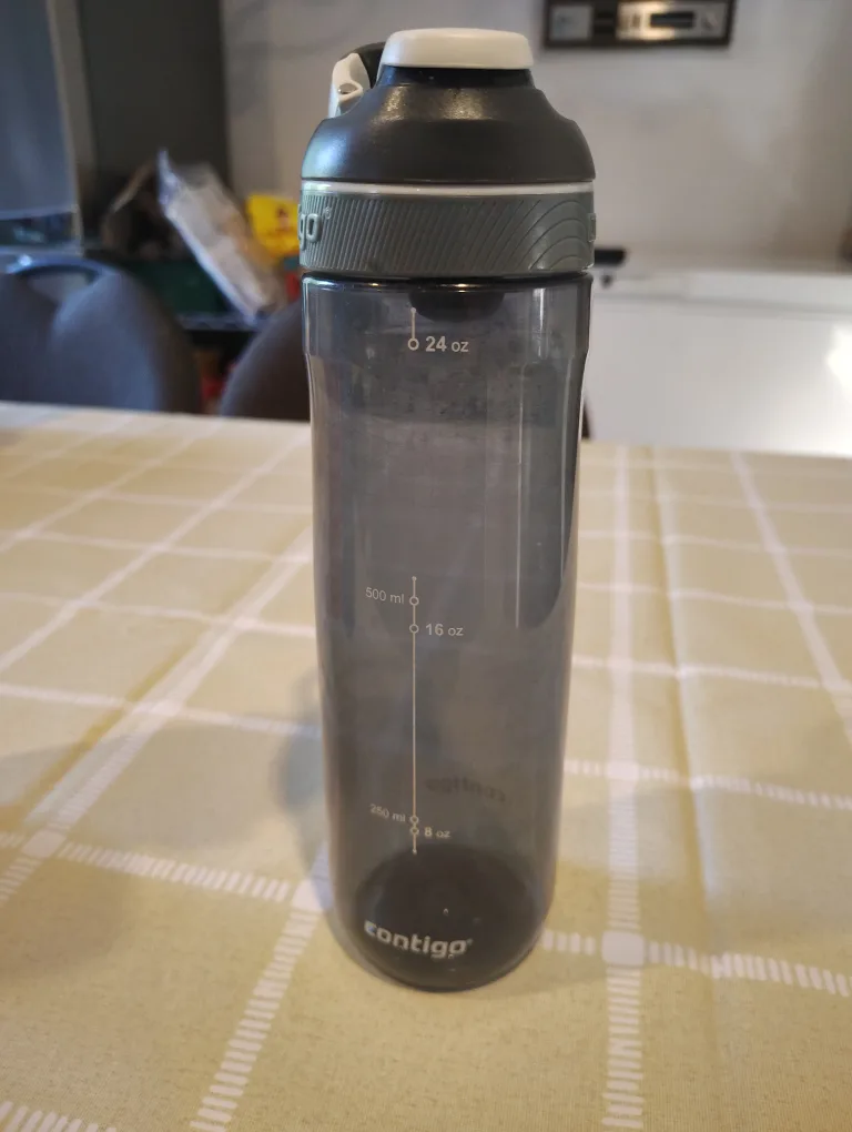 2 Contigo 24 oz Water Bottle image indicator(2)
